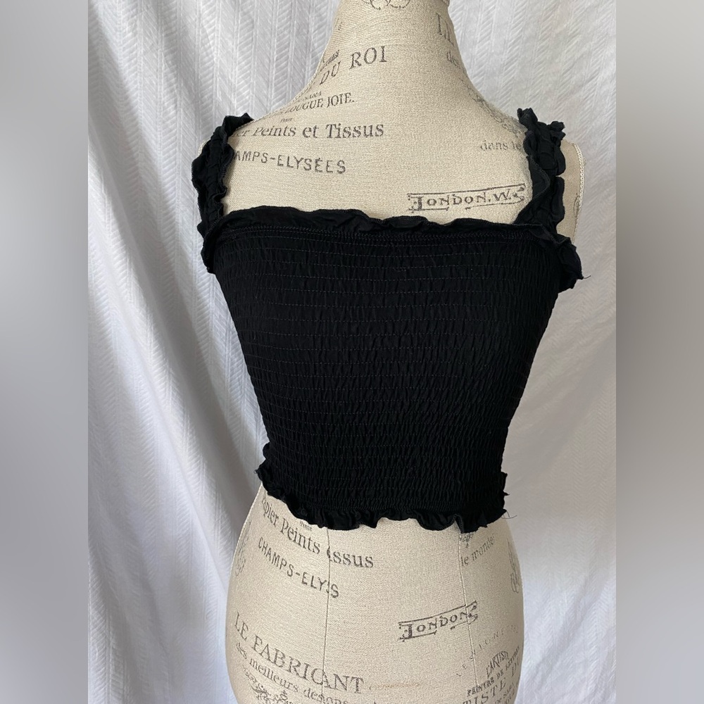 Black ribbed crop tank